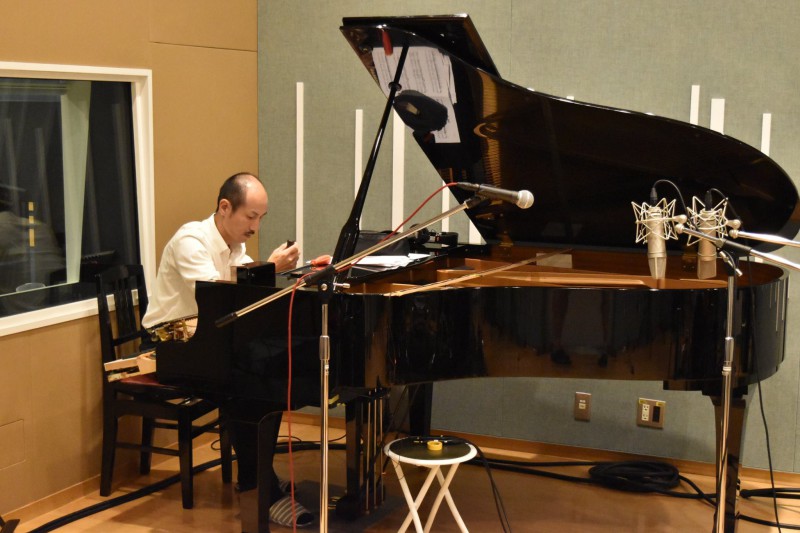 海外でも多くの調律実績がある成川弘治さんに、当スタジオのグランドピアノを細部まで調整、調律して頂きました！